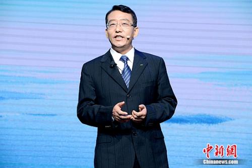 广汽集团总经理冯兴亚在新闻发布会上致辞